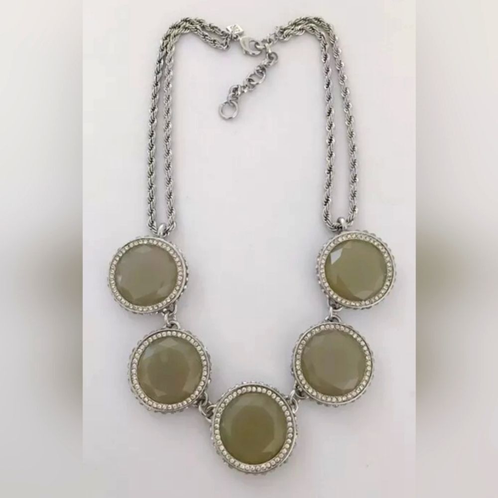 BANANA REPUBLIC SILVER TONE CUT CRYSTAL,RESIN 17"-19" NWIT BEIGE STATEMENT
